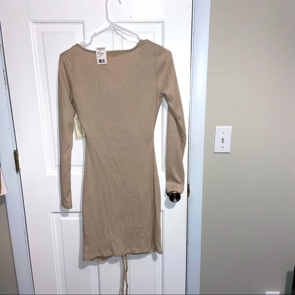NWT. No Comment Ribbed Rouched Beige Sweater Dress. Small. - Picture 4 of 5